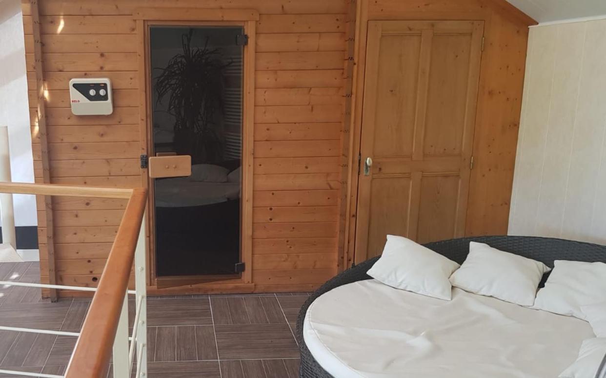 Le Domaine De Tizo Hotel Saint-Victor-de-Morestel Eksteriør billede