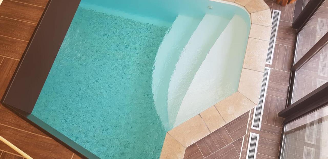 Le Domaine De Tizo Hotel Saint-Victor-de-Morestel Eksteriør billede